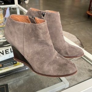 Halogen woman’s booties